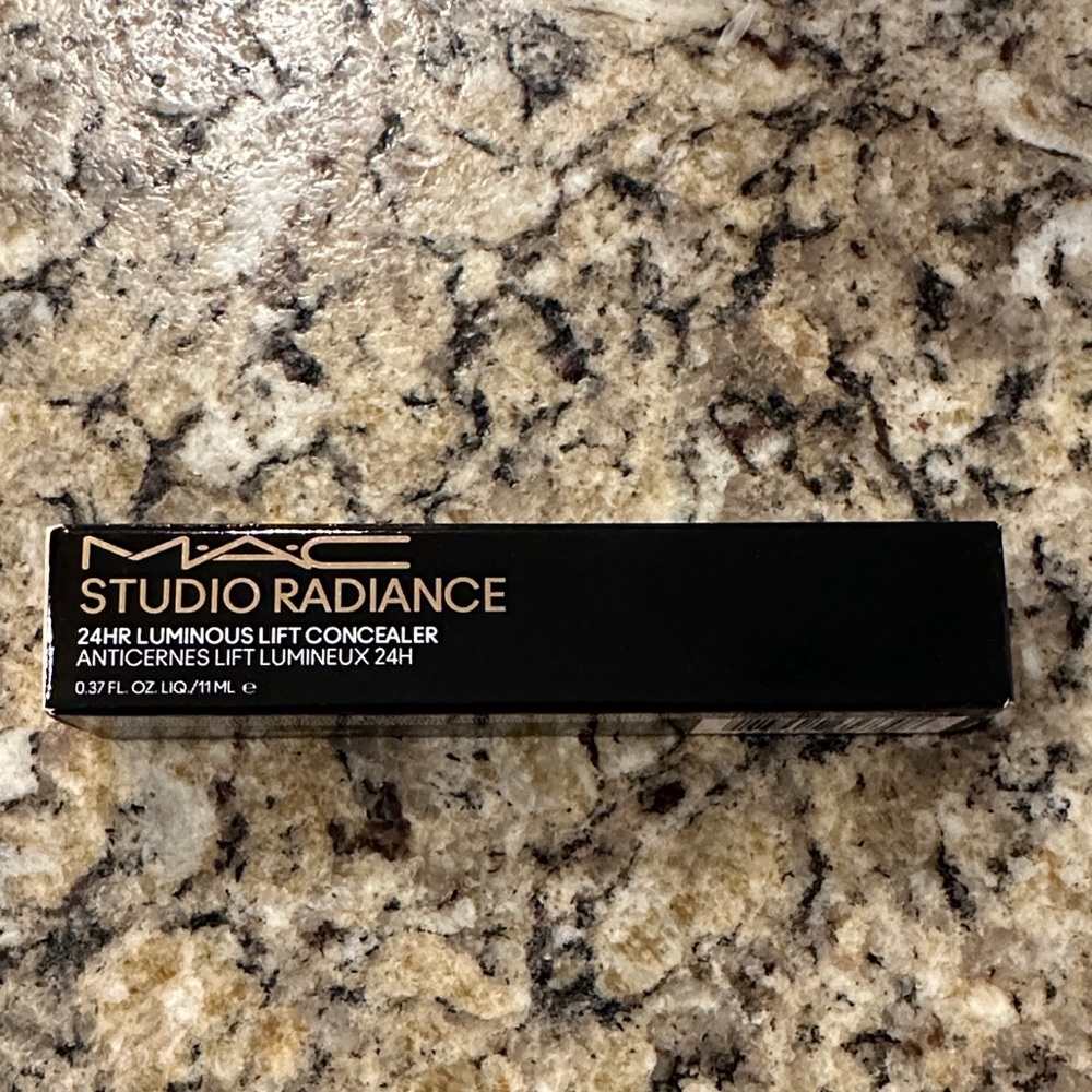 MAC Studio Radiance Concealer